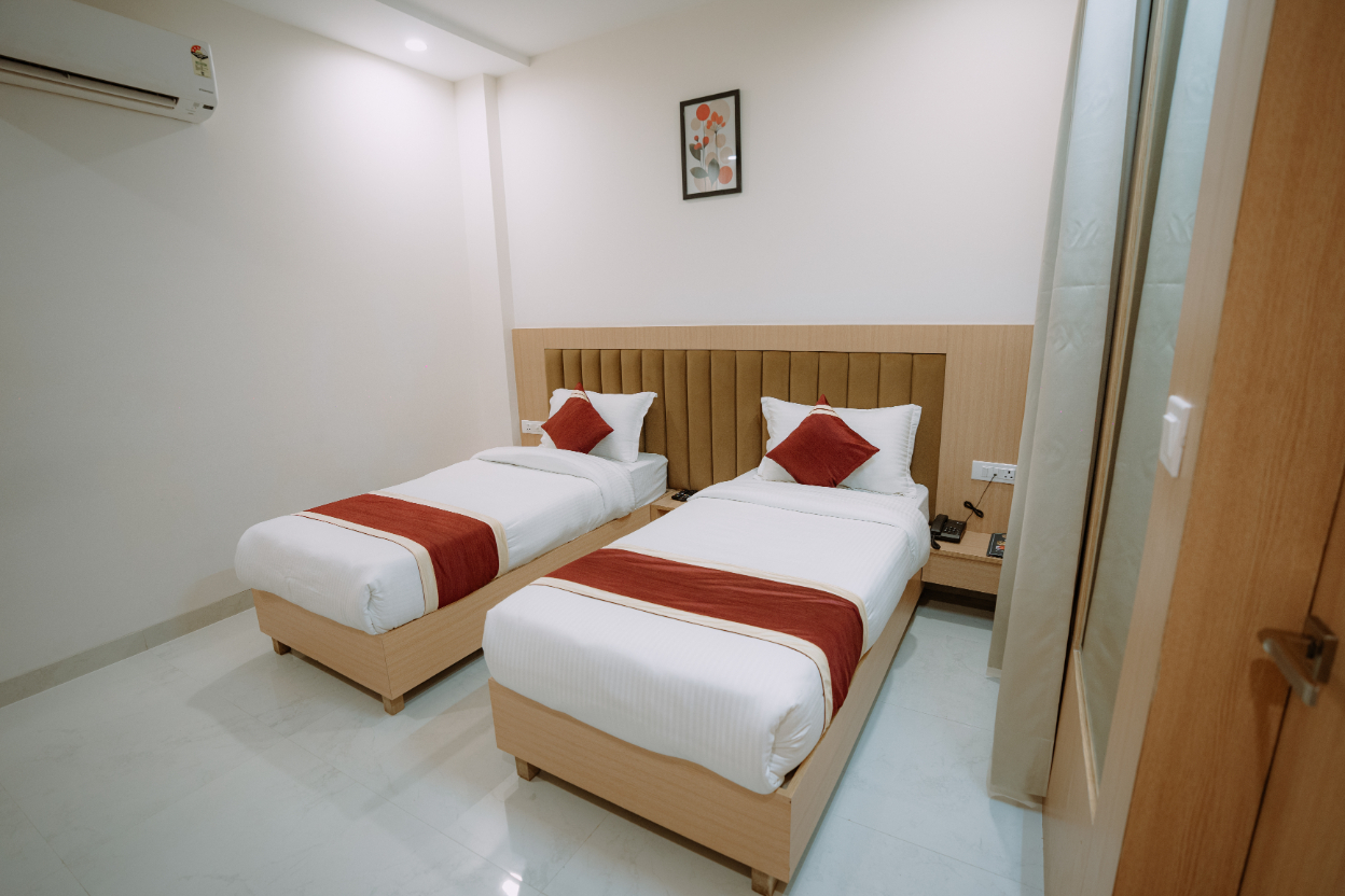 Twin Bed Room